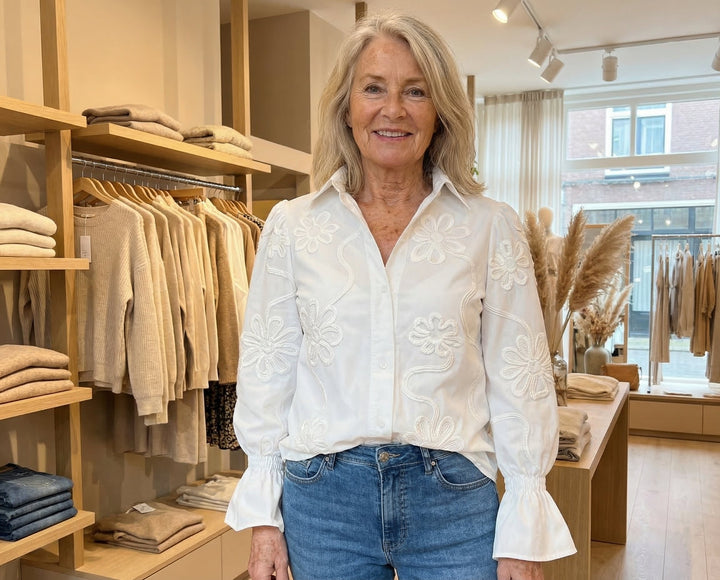 Blouse Dames | Geborduurd Bloemenpatroon &amp; Ruffle Manchetten